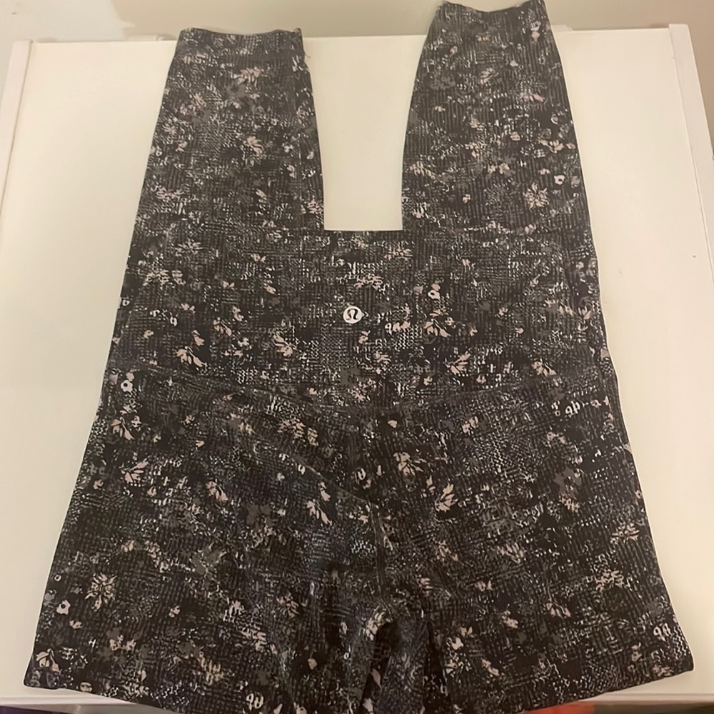 LULULEMON TIGHTS